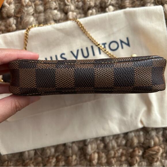 Louis Vuitton mini Pochette accessories Damier Ebene print - Picture 4 of 11